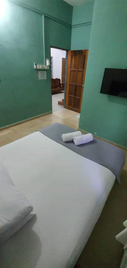 Oyo 90116 Fbs Inn Hotel Dungun Dış mekan fotoğraf